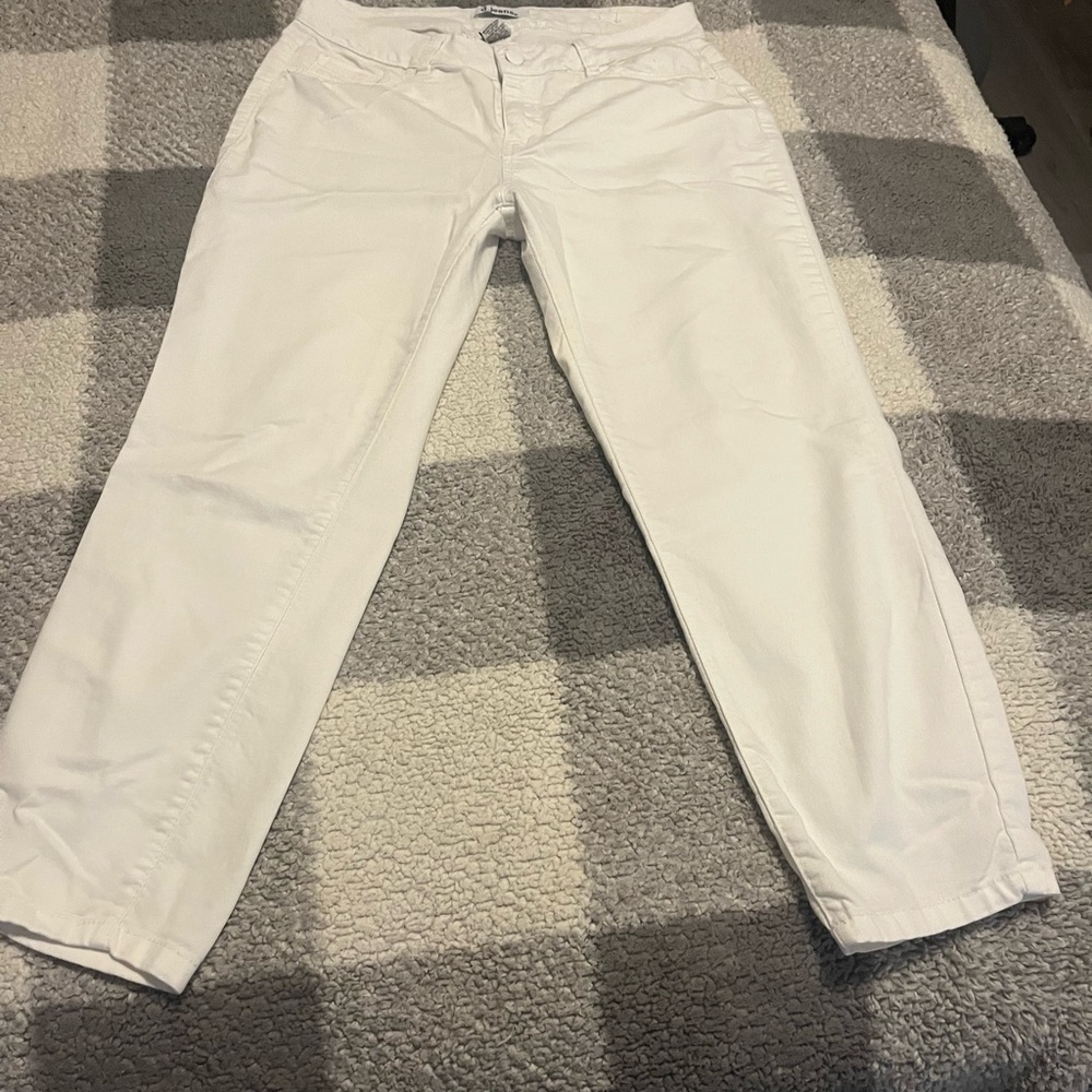 d. jeans Women's Crisp White Ankle Jeans